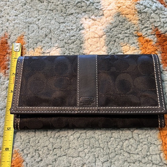 Coach Authentic Signature Wallet and Key pouch - Picture 6 of 14